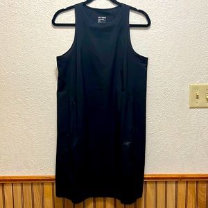 Arc’teryx Contenda Lightweight Sleeveless Dress, Black Size Medium.